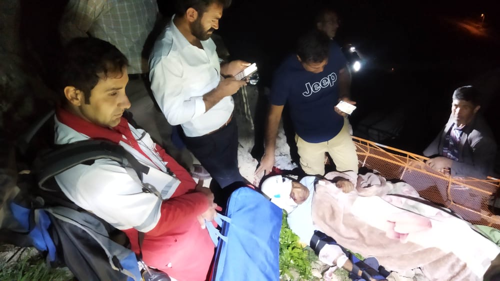 نجات جان جوان ۳۵ ساله بویراحمدی توسط امدادگران جمعیت هلال احمر استان کهگیلویه و بویراحمد+تصاویر