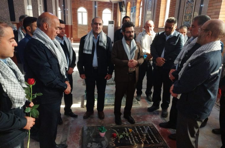 ادای‌ احترام مدیرعامل شركت ملی مناطق نفت خیز جنوب به شهدا در بدو ورود به گچساران 