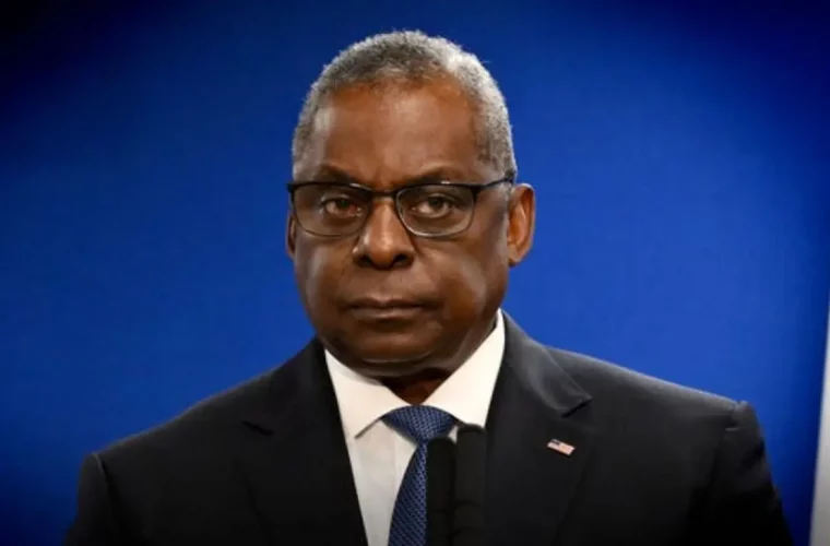 وزیر دفاع آمریکا:این آغاز پاسخ ماست/رئیس جمهور دستور داده است اقدامات بیشتری برای پاسخگویی سپاه پاسداران و شبه نظامیان وابسته به آن، برای حملاتشان به نیروهای آمریکایی و ائتلاف انجام شود