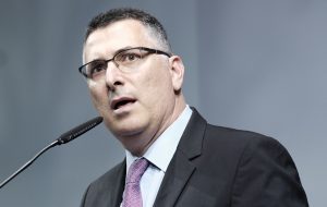 وزیر کابینه جنگی نتانیاهو می گوید کار بر روی تشکیل پرونده علیه ایران در دادگاه لاهه به اتهام نسل کشی آغاز خواهد کرد