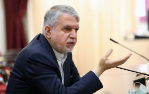 رضا صالحی امیری، وزیر اسبق فرهنگ: با پدیده لشکر گرسنگان مواجه هستیم / در جامعه‌ای که شش دهک آن گرسنه می‌خوابند، نمی‌توانید بگویید حکمرانی مطلوب است / همه نهاد‌های فرهنگی به بن بست رسیده اند / جامعه به شدت مسیر تغییر پیش گرفته