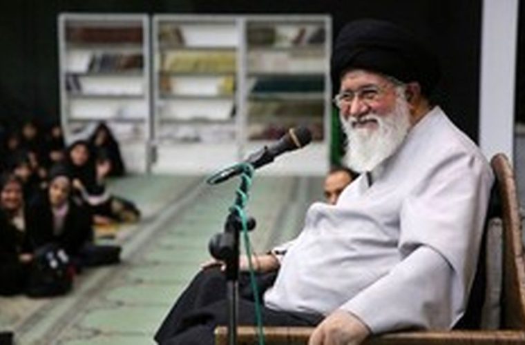 علم الهدی: دولت رئیسی در حوزه کاهش تورم، «سربلند» است