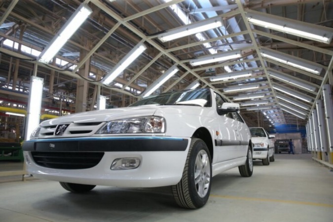 ادعای ایران خودرو درباره اخذ مجوز افزایش ۱۵۰ میلیون تومانی قیمت پژو پارس / مشتریان که سال گذشته برای این خودرو ثبتنام کرده بودند، باید قیمتهای جدید را پرداخت کنند ادعای ایران خودرو درباره اخذ مجوز افزایش ۱۵۰ میلیون تومانی قیمت پژو پارس / مشتریان که سال گذشته برای این خودرو ثبتنام کرده بودند، باید قیمتهای جدید را پرداخت کنند