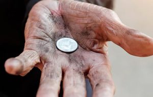 جمعیت زیر خط فقر دوبرابر و شاغلین زیر خط فقر ۵ برابر شدند/ مهار آسیب‌های اجتماعی کارگران نه نان دارد نه نام!