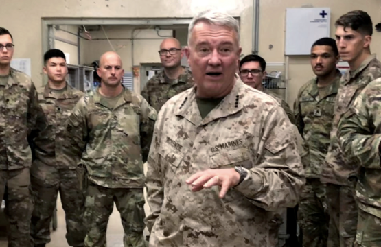 وقتی ترامپ دستور ترور سردار سلیمانی را داد، یکی دو ثانیه خشکم زد / فکر میکردند با این ترور، ایران در آن زمان پای میز مذاکره میآید / حمله به مراکز نفتی ایران به جای ترور ژنرال جزو گزینهها بود / ۲ جنگنده را در پشت سر هواپیمای سلیمانی به سمت دمشق به پرواز درآوردیم تا آن را هدف قرار دهیم، اما بعدا منصرف شدیم تا ۳۶ ساعت بعد / وقتی او را زدیم، اتاق فرمان در سکوت فرو رفت وقتی ترامپ دستور ترور سردار سلیمانی را داد، یکی دو ثانیه خشکم زد / فکر میکردند با این ترور، ایران در آن زمان پای میز مذاکره میآید / حمله به مراکز نفتی ایران به جای ترور ژنرال جزو گزینهها بود / ۲ جنگنده را در پشت سر هواپیمای سلیمانی به سمت دمشق به پرواز درآوردیم تا آن را هدف قرار دهیم، اما بعدا منصرف شدیم تا ۳۶ ساعت بعد / وقتی او را زدیم، اتاق فرمان در سکوت فرو رفت