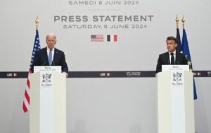 مکرون: همراه با آمریکا به فشار به ایران ادامه می‌دهیم