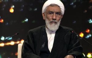 کنایه پورمحمدی به زاکانی درباره تحریم‌ها: بعضی‌ها می‌گفتند تحریم‌ها مهم نیست حالا هم می‌گویند تحریم تاثیری ندارد / می‌گویند تحریم مهم نیست، اما ساده از آن می‌گذرند / به سفارت حمله می‌کنند و مشکل تحریم را افزون می‌کنند / زاکانی: پورمحمدی نکاتی گفت که راه را اشتباهی رفته؛ با این‌طور مسائل نمی‌شود حکومت‌داری کرد