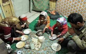 نگاهی به وضعیتِ معیشت در سال جدید؛  کارگرانی که در سال ۲.۵ کیلو گوشت مصرف نمی‌کنند!