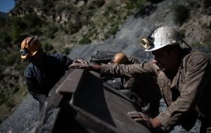 جزییات تازه انفجار معدن زغال سنگ طبس / حادثه هنگام تخریب کارگاه روی داد /، چون شیفت ۳ بوده تعداد کارگران معدن کم بوده است در غیر این صورت تعداد کشتههای این حادثه رقمهای بالاتری داشت جزییات تازه انفجار معدن زغال سنگ طبس / حادثه هنگام تخریب کارگاه روی داد /، چون شیفت ۳ بوده تعداد کارگران معدن کم بوده است در غیر این صورت تعداد کشتههای این حادثه رقمهای بالاتری داشت