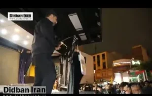 تجمع در میدان فلسطین با شعار علیه دولت، مرگ بر منافق، سازشکار و بی حجاب!/ بحث میان تجمع کنندگان بر سر انتقام یا فرمان جهاد تجمع در میدان فلسطین با شعار علیه دولت، مرگ بر منافق، سازشکار و بی حجاب!/ بحث میان تجمع کنندگان بر سر انتقام یا فرمان جهاد