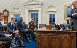 کاخ سفید: بایدن به ارتش آمریکا دستور داد تا به اسرائیل در سرنگونی موشکهای ایرانی کمک کند / پنتاگون: سامانههای دفاعی آمریکا در دفع برخی حملات ایران به اسرائیل مشارکت داشتند کاخ سفید: بایدن به ارتش آمریکا دستور داد تا به اسرائیل در سرنگونی موشکهای ایرانی کمک کند / پنتاگون: سامانههای دفاعی آمریکا در دفع برخی حملات ایران به اسرائیل مشارکت داشتند