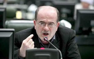 لاهوتی، نماینده مجلس: اگر قرار است تعطیلاتی صورت بگیرد، باید شنبه را جایگزین پنجشنبه کنیم / تعطیلی جمعه و شنبه، آثار مثبت اقتصادی به دنبال دارد