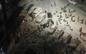 منابع سوری: اسرائیل با چهار موشک، یک ساختمان را در منطقه المزه هدف قرار داد / رسانه‌های عبری: هدف حمله اسرائیل، ترور بوده /  سوریه:  ۷ غیرنظامی کشته و ۱۱ تن دیگر زخمی شدند / تکذیب حضور عراقچی در ساختمانی که مورد حمله قرار گرفت