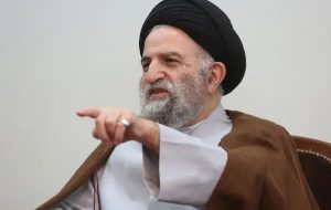 عضو جامعه مدرسین: پس از وعده صادق ۲ برخی فرماندهان اصرار داشتند رهبری به نماز جمعه نروند عضو جامعه مدرسین: پس از وعده صادق ۲ برخی فرماندهان اصرار داشتند رهبری به نماز جمعه نروند