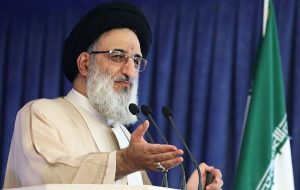 خشم امام جمعه کرج از احتمال رفع فیلترینگ: اینکه در این شرایط، مسئول اقتصادی کشور بگوید اگر رفع فیلتر شود، کارها درست می‌شود حرف سخیفی است / مسئولین اقتصادی دشمن شاد کن سخن نگویند / نفهم‌های داخلی بر پیوستن به FATF اصرار می کنند