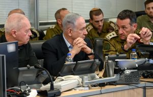 ادعای آکسیوس: اسرائیل پیش از حمله، پیامی به ایران ارسال کرد و به آن در مورد پاسخ به حملهاش هشدار داد / تل آویو به تهران توضیح داده بود که به طور کلی به چه چیزی حمله خواهد کرد و به چه چیزی حمله نخواهد کرد / اسرائیل از طریق طرفهای ثالث از ایران خواسته است تا حملات متقابل را محدود و از تشدید گستردهتر اوضاع جلوگیری کند ادعای آکسیوس: اسرائیل پیش از حمله، پیامی به ایران ارسال کرد و به آن در مورد پاسخ به حملهاش هشدار داد / تل آویو به تهران توضیح داده بود که به طور کلی به چه چیزی حمله خواهد کرد و به چه چیزی حمله نخواهد کرد / اسرائیل از طریق طرفهای ثالث از ایران خواسته است تا حملات متقابل را محدود و از تشدید گستردهتر اوضاع جلوگیری کند