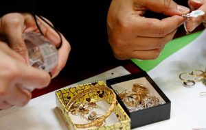 واکنش معاون حوزههای علمیه به شایعه سرقت مبالغ کمک به لبنان توسط یک طلبه: طلبهای به نام شمقدری در پویش دخالتی نداشته واکنش معاون حوزههای علمیه به شایعه سرقت مبالغ کمک به لبنان توسط یک طلبه: طلبهای به نام شمقدری در پویش دخالتی نداشته