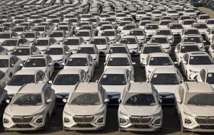 عرضه جدید خودروهای وارداتی از هفته آینده/ وکالتی کردن حساب های بانکی اشخاص از فردا