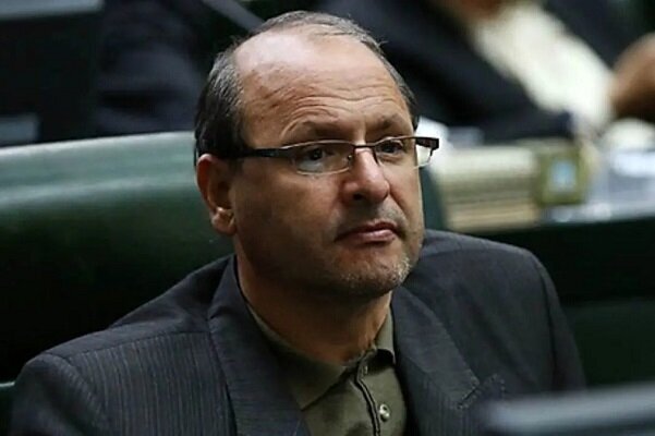 اگر وزارت اطلاعات تایید کند که فرزندان عاملی تابعیت خارجی دارند، مجلس ورود خواهد کرد / من هم اگر جای پزشکیان بودم، قانون حجاب را اجرا نمی کردم اگر وزارت اطلاعات تایید کند که فرزندان عاملی تابعیت خارجی دارند، مجلس ورود خواهد کرد / من هم اگر جای پزشکیان بودم، قانون حجاب را اجرا نمی کردم