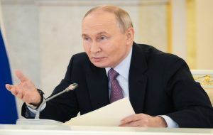 یک منبع نزدیک به کرملین: روسیه هیچ برنامه‌ای برای نجات اسد ندارد / اسکای نیوز: روسیه به دمشق اطلاع داده که هرگونه دخالت این کشور محدود خواهد بود و در حال حاضر اولویت‌های دیگری دارد