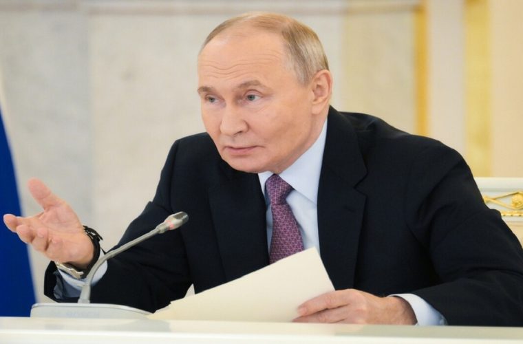 یک منبع نزدیک به کرملین: روسیه هیچ برنامه‌ای برای نجات اسد ندارد / اسکای نیوز: روسیه به دمشق اطلاع داده که هرگونه دخالت این کشور محدود خواهد بود و در حال حاضر اولویت‌های دیگری دارد