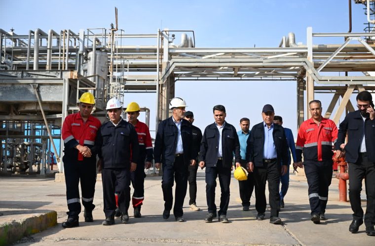 اولین جمعه کاری مدیرعامل نفت گچساران/از پیگیری جاده گچساران به گناوه تا بازدید از تاسیسات نفتی+تصاویر