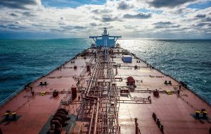 تهدید به تحریم بنادر چین؛ طرح تیم ترامپ برای افزایش شدت تحریم نفت ایران / گزینه بعدی کاخ سفید این است که تعرفههای سنگینی بر چین اعمال کند تا پکن مجبور به اجرای ممنوعیت واردات نفت ایران شود تهدید به تحریم بنادر چین؛ طرح تیم ترامپ برای افزایش شدت تحریم نفت ایران / گزینه بعدی کاخ سفید این است که تعرفههای سنگینی بر چین اعمال کند تا پکن مجبور به اجرای ممنوعیت واردات نفت ایران شود