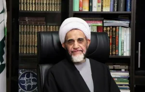 افشاگری اشرفی اصفهانی درباره حوزه علمیه دارالحکمه: می گویند طلبه هستیم اما در ماجرای مهسا امینی با قمه و چاقو به خیابان‌ها ریختند و با مردم برخورد کردند/ در جریان اعتراض های ۱۴۰۱ با لباس های خونی باز می‌گشتند و لباس طلبگی می پوشیدند