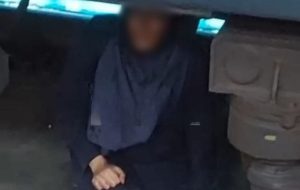 واکنش شهرداری تهران به اقدام نافرجام خودکشی یک زن جوان در ایستگاه تئاتر شهر: با توجه به سرعت پایین قطار هنگام ورود به ایستگاه این مسافر در فاصله بین دو ریل و سطح زیر قطار قرار میگیرد / این فرد تنها از ناحیه سر دچار شکستگی میشود / دختر جوان مشکلات خانوادگی را علت این اقدام به خودکشی عنوان کرد واکنش شهرداری تهران به اقدام نافرجام خودکشی یک زن جوان در ایستگاه تئاتر شهر: با توجه به سرعت پایین قطار هنگام ورود به ایستگاه این مسافر در فاصله بین دو ریل و سطح زیر قطار قرار میگیرد / این فرد تنها از ناحیه سر دچار شکستگی میشود / دختر جوان مشکلات خانوادگی را علت این اقدام به خودکشی عنوان کرد