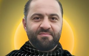 الجزیره: محمد عدنان منصور فرمانده توپخانه حزب الله لبنان در حمله پهپادی اسرائیل به شهادت رسید الجزیره: محمد عدنان منصور فرمانده توپخانه حزب الله لبنان در حمله پهپادی اسرائیل به شهادت رسید