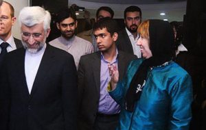 مشاور جلیلی: مذاکره با آمریکا یعنی سرکار گذاشتن مردم؛ چه مستقیم و چه غیرمستقیم / دلاری که با خبر مذاکره ۵ هزار تومان پائین بیاید، فردا با خبر مخالفت ایران با خلع سلاح شدنش ۵۰ هزارتومان بالا خواهد رفت مشاور جلیلی: مذاکره با آمریکا یعنی سرکار گذاشتن مردم؛ چه مستقیم و چه غیرمستقیم / دلاری که با خبر مذاکره ۵ هزار تومان پائین بیاید، فردا با خبر مخالفت ایران با خلع سلاح شدنش ۵۰ هزارتومان بالا خواهد رفت