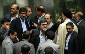 واکنش تند کوچک زاده به مذاکرات: امروز بیشرف‌ها شرف را قربانی می‌کنند