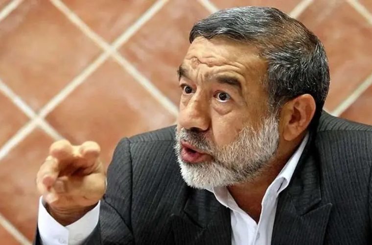 کامران غضنفری، نماینده مجلس: ترامپ برای ما به منزله یک مائده آسمانی است؛ گویا خدا او را دوباره فرستاده تا با دست خودش آمریکا را به اضمحلال بکشاند / چین به دلیل تهدید امریکا در همین یکی دوماه، میزان خرید نفت از ایران را به حدود ۱ میلیون و ۸۰۰ هزار بشکه رسانده و این رقم فوق‌العاده‌ای است / فرصت‌های سرمایه‌گذاری هم از طرف مسکو و پکن به ما پیشنهاد می‌شود