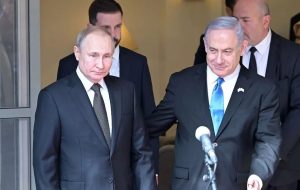 گفتگوی تلفنی پوتین و نتانیاهو درمورد برنامه هسته‌ای ایران / رئیس جمهور روسیه برای مشارکت در یافتن راه حلی درمورد مسئله هسته ای تهران ابراز آمادگی کرد