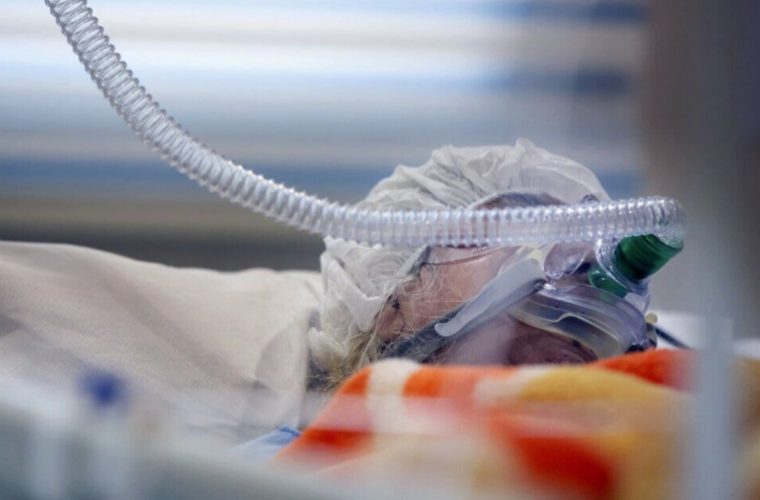 معاون وزیر بهداشت: حدود ۴۰۰ نفر از بیماران حوادث اخیر همچنان بستری و نزدیک به ۱۵۰ نفر در بخش‌های مراقبت‌های ویژه در حال درمان هستند؛ تعدادی نیز تحت عمل‌های جراحی سنگین قرار دارند