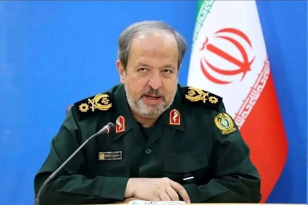 سرپرست وزارت دفاع: ظرفیت تولید پهپاد به سه برابر افزایش یافت سرپرست وزارت دفاع: ظرفیت تولید پهپاد به سه برابر افزایش یافت