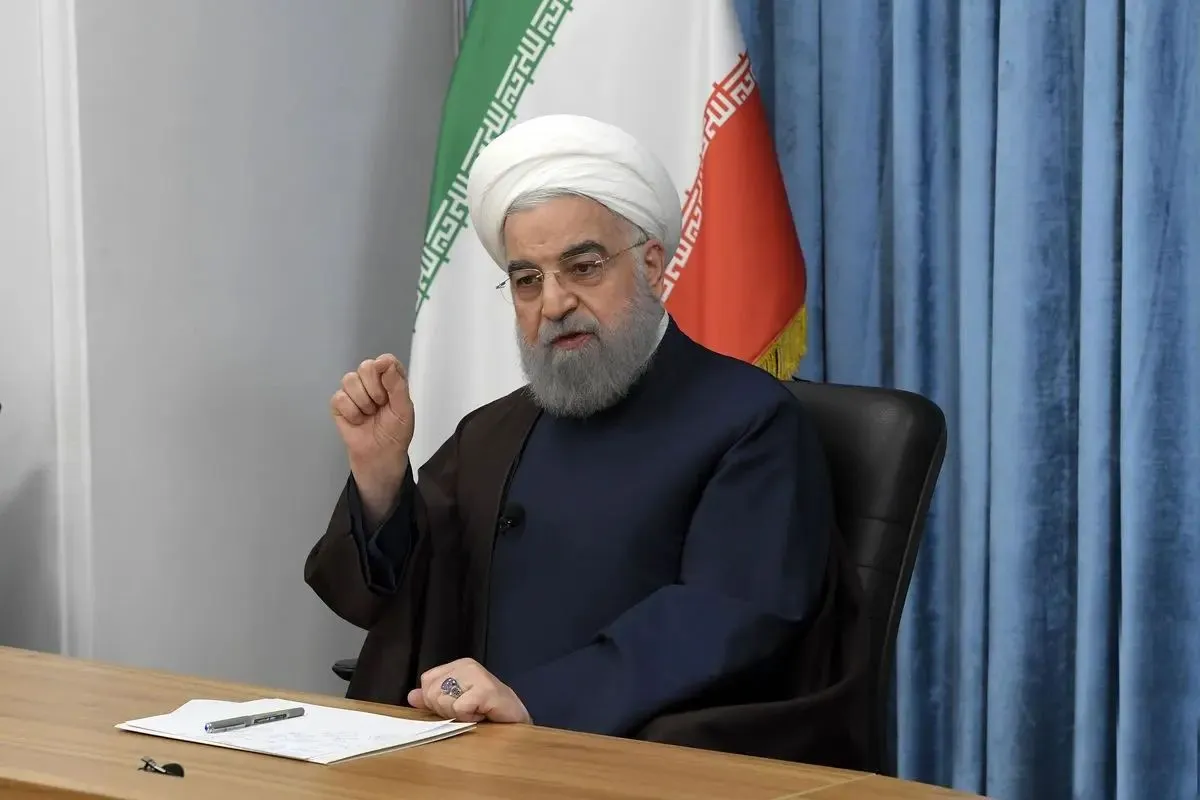 روایت روحانی از لغو جلسه مسئولان نظام با رهبری در ماه رمضان ۱۴۰۴: شنبه صبح متوجه شدم که همه مسئولان نظام برای سه‌شنبه به محضر ایشان دعوت شده بودند/ شنبه به ایشان پیغام دادم؛ فرمودند «آقای روحانی می‌گوید جلسه نباشد، آخر ما همه را دعوت کردیم»/ از طریق سپاه دو مرتبه پیغام دادم/ به تیم حفاظتم هم گفتم به سپاه بگویند جلوی کار گرفته شود/ گفتم به پزشکیان بگویند به آقا بگوید جلسه خطرناک است و لغو شود/ خوشحالم که لغو شد، وگرنه کار اصلی ترامپ و نتانیاهو زدن آن بود