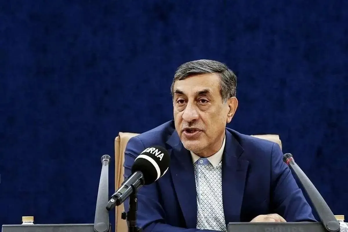 معاون اجرایی پزشکیان: من اگر بودم و میدانستم آمریکا رهبر ما را شهید میکند، دست از غنیسازی برمیداشتم/ برای هدفی که میشود با کمترین هزینه به دست آورد، هزینه زیاد پرداخت نکنیم؛ چه هزینهای بالاتر از شهادت مقام معظم رهبری؟ معاون اجرایی پزشکیان: من اگر بودم و میدانستم آمریکا رهبر ما را شهید میکند، دست از غنیسازی برمیداشتم/ برای هدفی که میشود با کمترین هزینه به دست آورد، هزینه زیاد پرداخت نکنیم؛ چه هزینهای بالاتر از شهادت مقام معظم رهبری؟