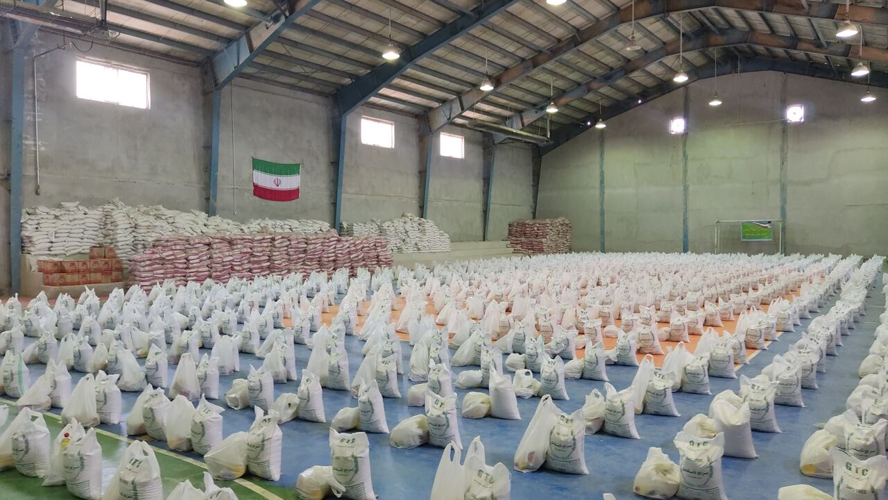 ستاد اجرایی فرمان امام (ره) ۴۵۰۰بسته معیشتی در کهگیلویه و بویراحمد توزیع می‌کند