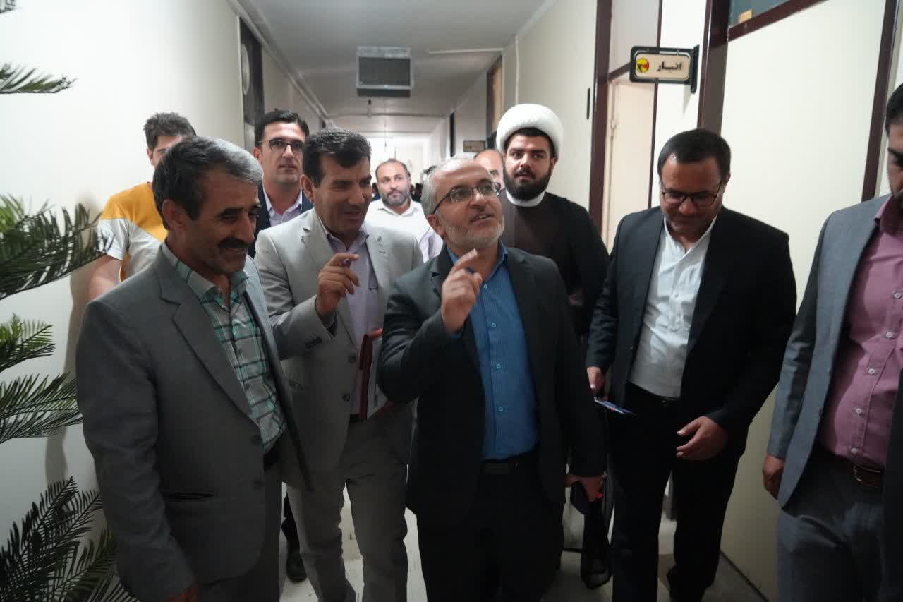 بازدید سرزده معاون توسعه و منابع استانداری از شرکت برق استان