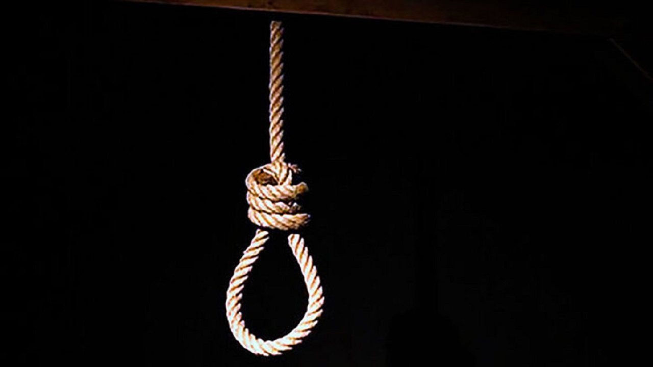 افرادی که در مؤسسه زیبایی غیرمجاز به تعدادی از بانوان تجاوز کرده بودند، صبح امروز در زندان بندرعباس به دار مجازات آویخته شدند افرادی که در مؤسسه زیبایی غیرمجاز به تعدادی از بانوان تجاوز کرده بودند، صبح امروز در زندان بندرعباس به دار مجازات آویخته شدند