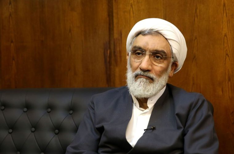 پورمحمدی، دبیرکل جامعه روحانیت: برکناری من از اشتباهات بزرگ دولت احمدی نژاد بود؛ اگر بودم، میتوانستم جلوی حوادث سال ۸۸ را بگیرم / در ماجرای قتلهای زنجیرهای که به من ربط نداشت مرا کنار گذاشتند و من را به ناروا متهم کردند / روحانی و ناطق نوری در جلسات جامعه روحانیت شرکت نمیکنند / عدهای دلیلی برای تشویق مردم به مشارکت نمیبینند؛ مشارکت بالا را باعث رای نیاوردن خودشان میدانند پورمحمدی، دبیرکل جامعه روحانیت: برکناری من از اشتباهات بزرگ دولت احمدی نژاد بود؛ اگر بودم، میتوانستم جلوی حوادث سال ۸۸ را بگیرم / در ماجرای قتلهای زنجیرهای که به من ربط نداشت مرا کنار گذاشتند و من را به ناروا متهم کردند / روحانی و ناطق نوری در جلسات جامعه روحانیت شرکت نمیکنند / عدهای دلیلی برای تشویق مردم به مشارکت نمیبینند؛ مشارکت بالا را باعث رای نیاوردن خودشان میدانند