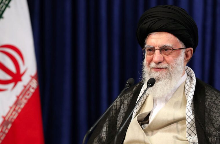 آیت‌الله خامنه‌ای: خواستگار اگر با قصد لذت به دختر بدون چادر و روسری نگاه نکند، اشکال ندارد