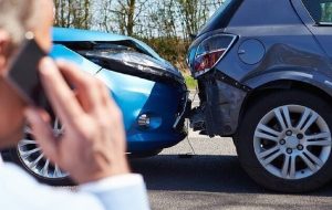 توپ در زمین شرکت‌های بیمه‌گر؛ انتظار یکماهه برای ابلاغ و اجرای مصوب افت قیمت خوردو