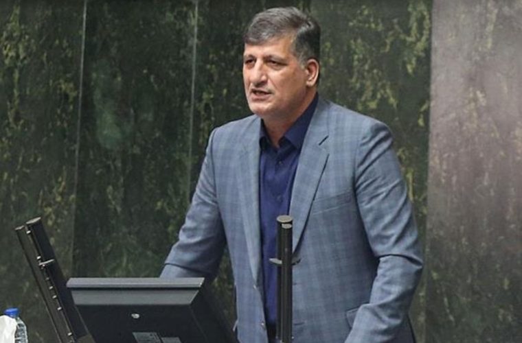 نماینده مجلس: چرا وقتی ارز در دولت گذشته ۱۲۰ درصد افزایش یافت، حرف از استیضاح وزیر اقتصاد نزدید؟