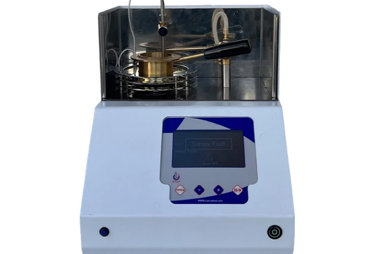 نقش تست‌های آزمایشگاهی در توسعه پایدار صنعت پتروشیمی