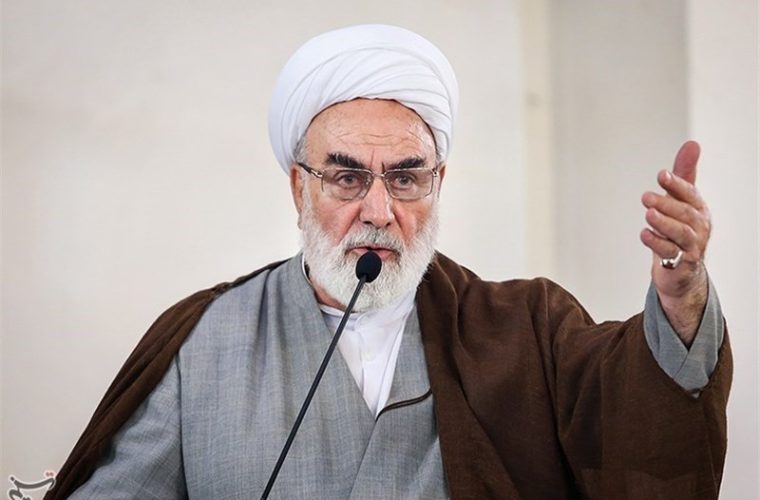 رئیس دفتر آیت الله خامنه ای: افرادی داشتیم که سند ملک شان را به ارزش ۴۰۰ میلیارد تومان در اختیار جبهه مقاومت قرار دادند/فضای مجازی بسیار مسموم است