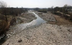 وزیر نیرو: منابع آبی کشور از ۴۰۰ به ۱۳۰ میلیارد متر مکعب کاهش یافته