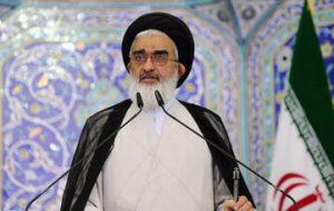 امام جمعه قم: باید امام خامنه ای را جانشین امام عصر بدانیم/ نباید در ملاعام روزه خواری شود امام جمعه قم: باید امام خامنه ای را جانشین امام عصر بدانیم/ نباید در ملاعام روزه خواری شود