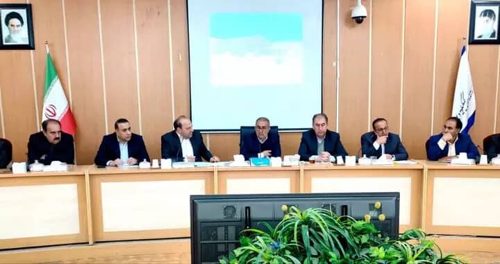 تصمیم قاطع و جدی برای رفع مشکلات واحدهای تولیدی گرفته شود